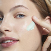 کرم صورت مرطوب کننده و آبرسان قوی صورت با آلوورا و عصاره آناناس لاونیچر اوریفلیم
