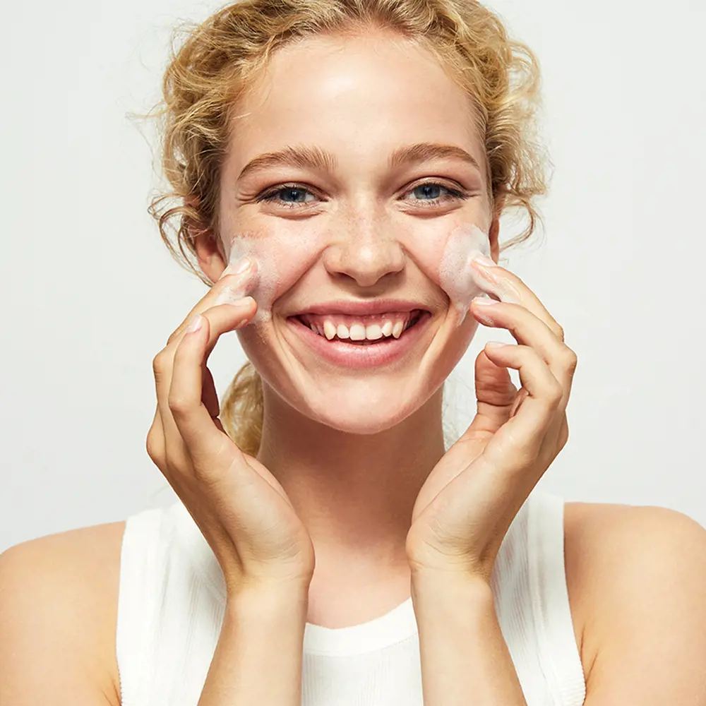 ژل شستشوی صورت لاونیچر با عصاره درخت چای و لیمو | مناسب پوست چرب و جوش‌دار