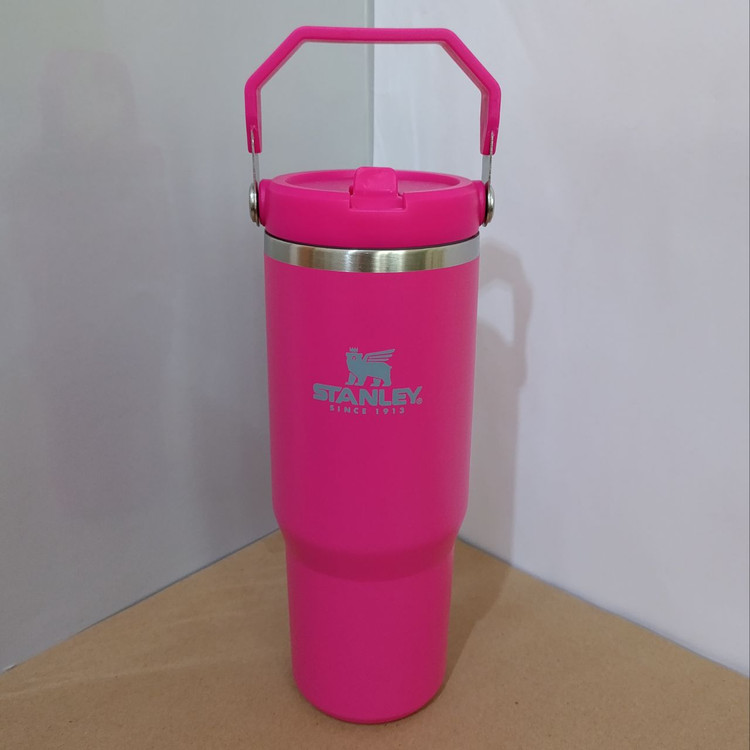 قمقمه استنلی ضدنشت مناسب نوشیدنیهای سرد و سفرهای روزمره