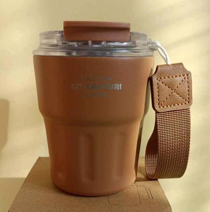 ماگ سفری کوچک مناسب قهوه و چای با طراحی ارگونومیک و درب پیچی