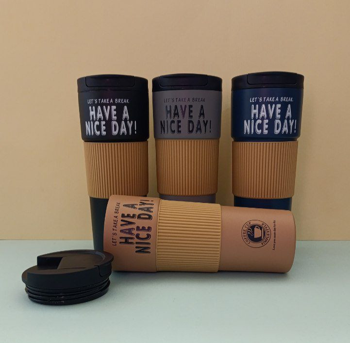 ماگ سفری SZM با درب پیچی آساننوش و گنجایش 600ml مناسب نوشیدنیهای داغ و سرد