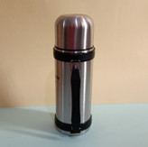 فلاسک مسافرتی Unique با درب دکمهای فشاری و دسته حمل پلاستیکی