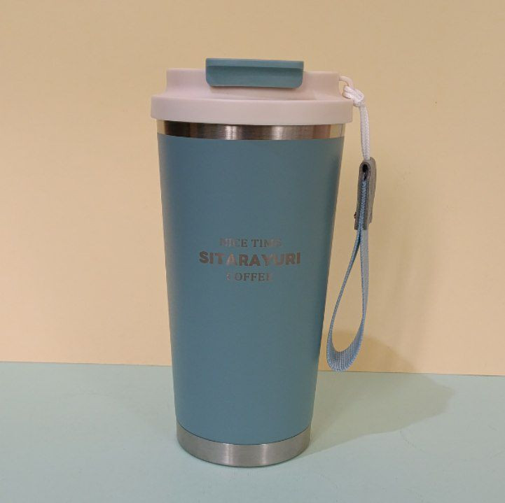 تراول ماگ 560 میل سیتارایوری استیل دوجداره با درب مات پیچی و بند پارچهای