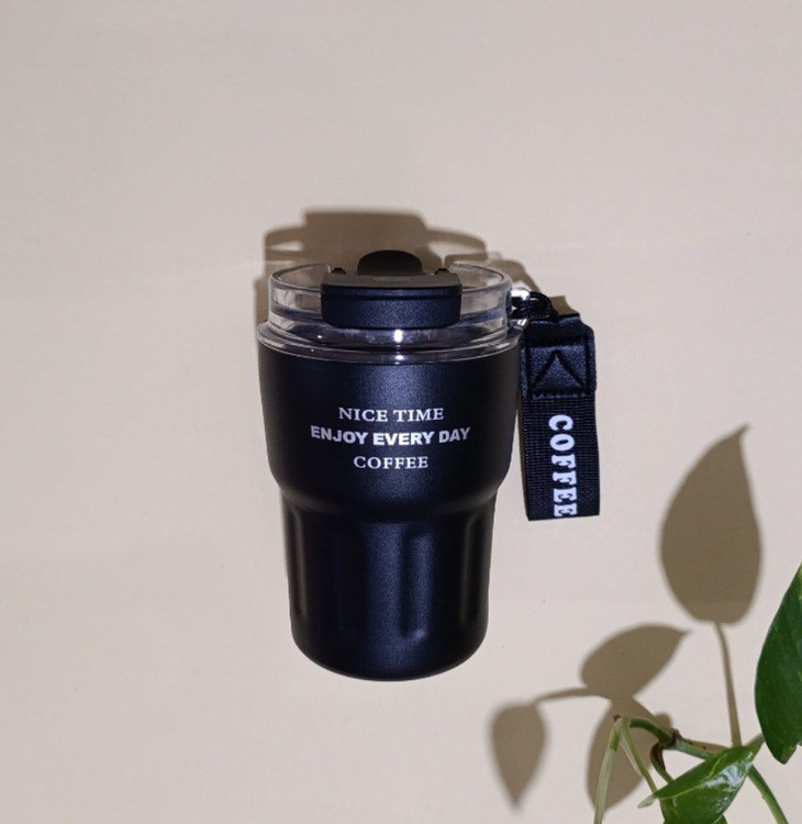 تراول ماگ enjoy بند دار 280 میل استیل دوجداره با درب شفاف نی دار